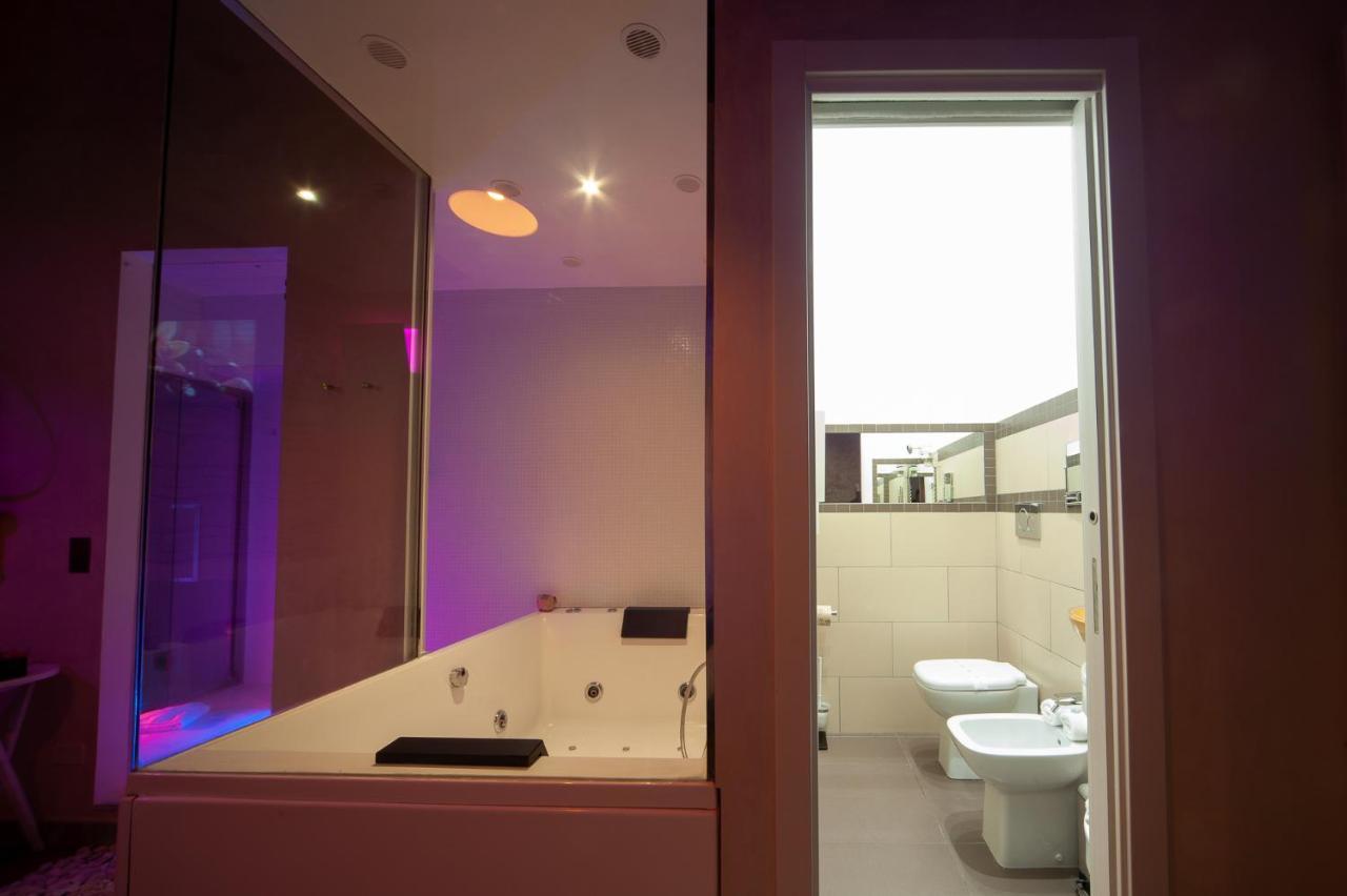 iRooms Jacuzzi Suites Rome Buitenkant foto